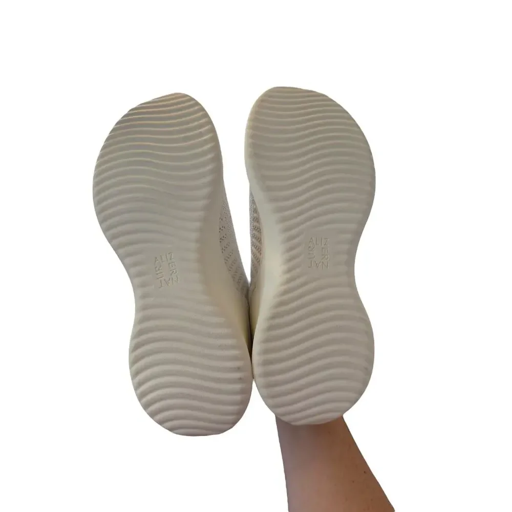 Naturalizer Women's Soft White Fabric Emerge Slip On Walking Sneakers Size 10.5